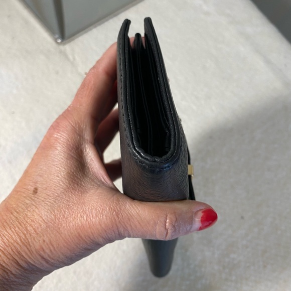 Michael Kors wallet - Picture 11 of 12